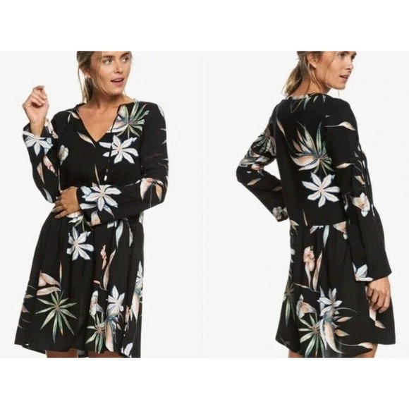 ROXY Lombok Waterfall True Black Delicate Flowers LONG SLEEVE 100% viscose Sz M - Picture 1 of 13